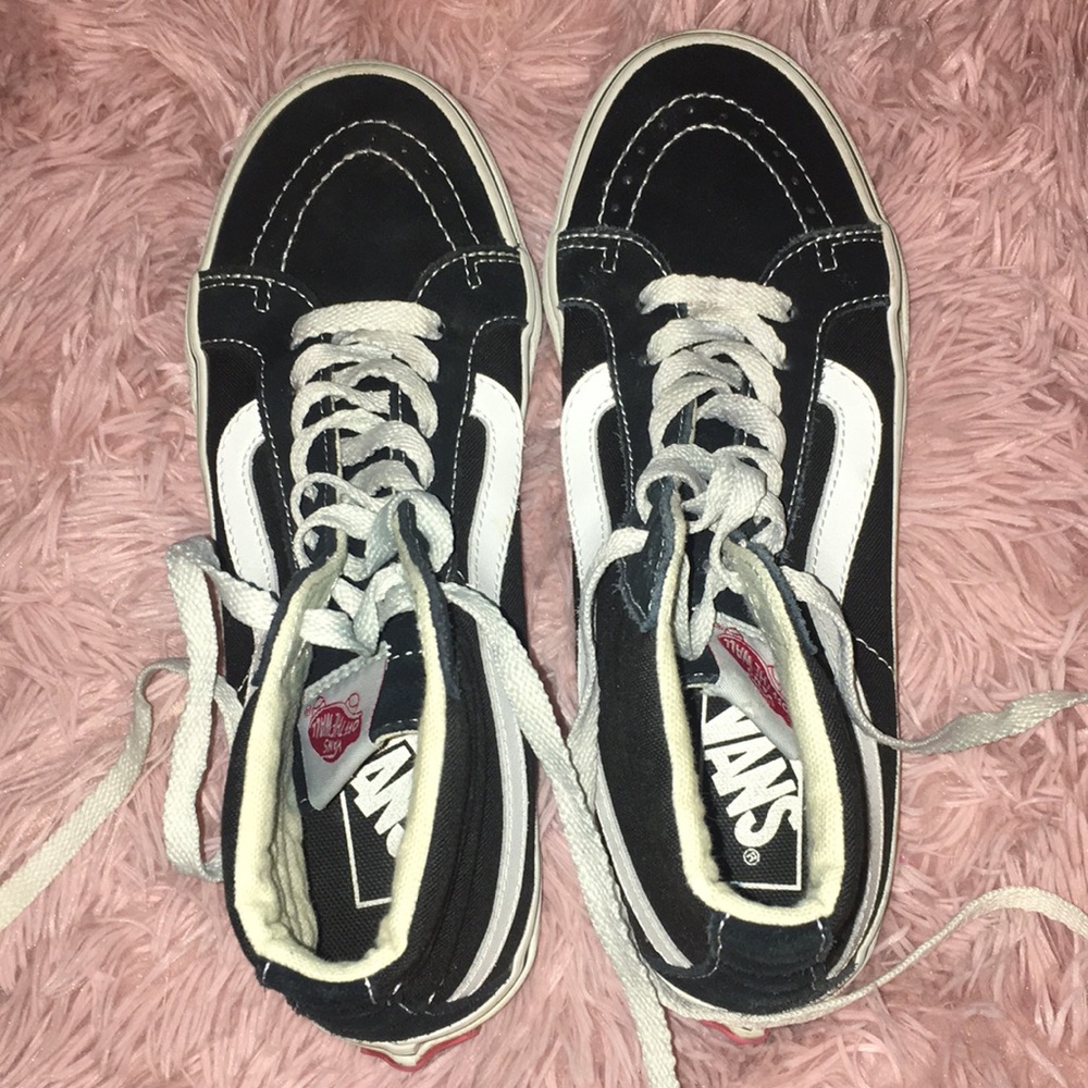 High top black and white vans